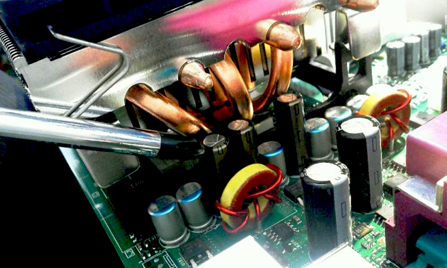 学内研究所の研究用パソコンのマザーボード故障